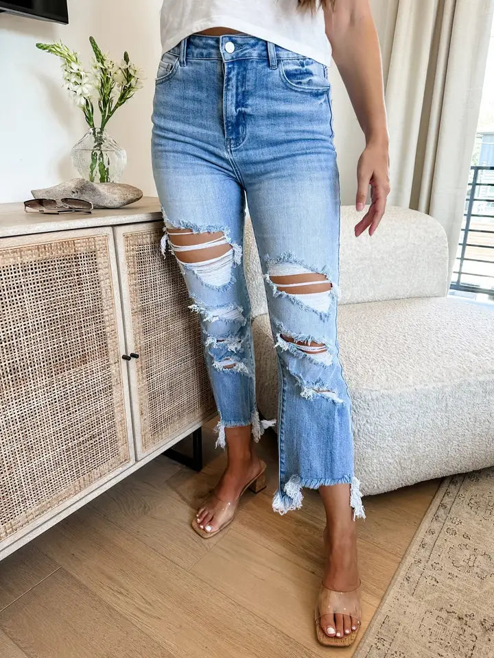 Urban Distressed Lt Wash Jeans