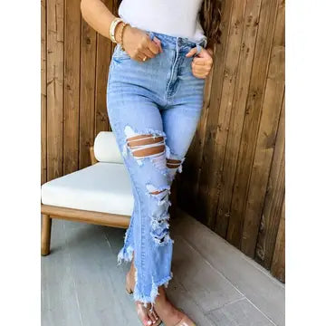 Urban Distressed Lt Wash Jeans